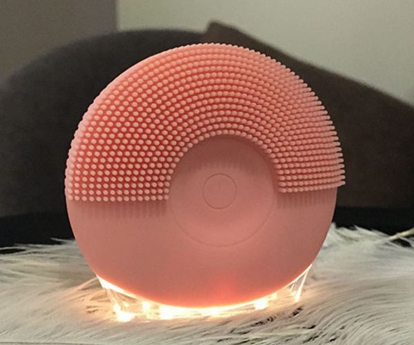 電動(dòng)硅膠潔面儀，聲波臉部按摩儀-硅膠刷